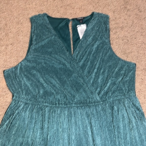 Torrid Crinkle Knit Surplice Midi Tiered Skater Dress Pine Green 3X 22-24 - Picture 5 of 9